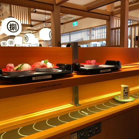 robot_penghantaran_makanan-Gatten Sushi